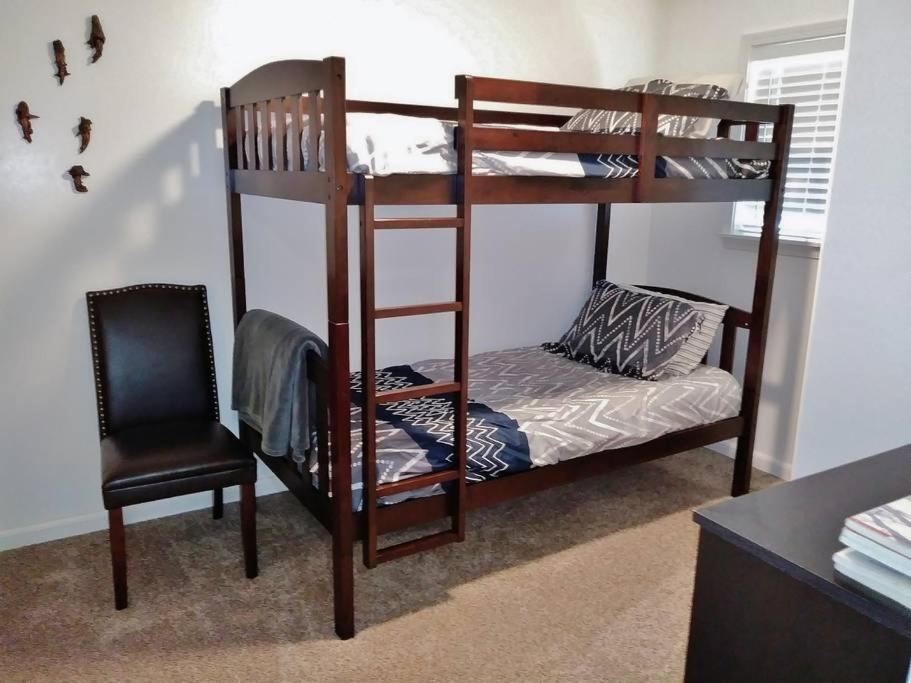 Sauna & Steam Larch Avenue Getaway Villa Порт Анджелес Екстериор снимка